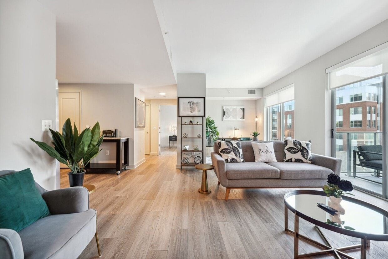 Ovation at Park Crest Apartments in McLean, VA