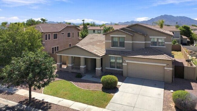 Foto del edificio - Gilbert 5-Bedroom Home with Pool, Loft & Primary Suite Downstairs – Minutes from Gilbert Regional...