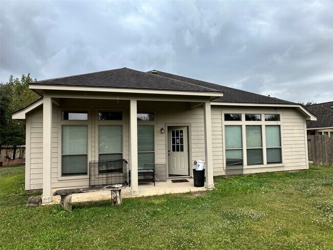 Building Photo - 5643 Walnut Glen Ln