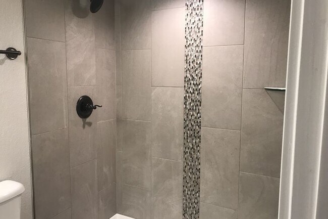 Foto del edificio - 6307 Noble St