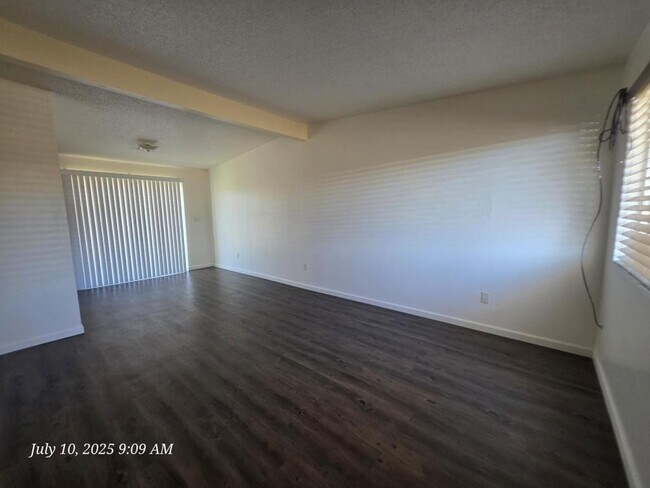 Foto del edificio - 3141 Rutherford St