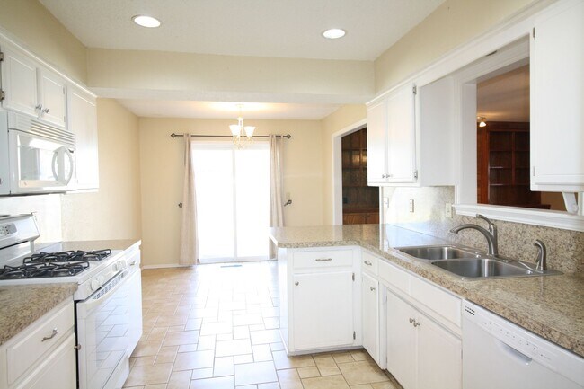 Foto del edificio - Charming Home In Edmond Schools