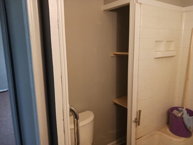 Foto del edificio - NEWLY REMODELED 3BED 1 BATH