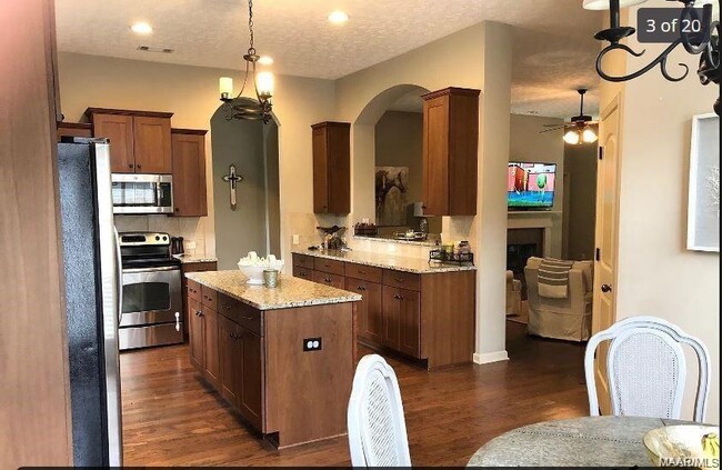 Foto del edificio - 9624 Gunnison Dr