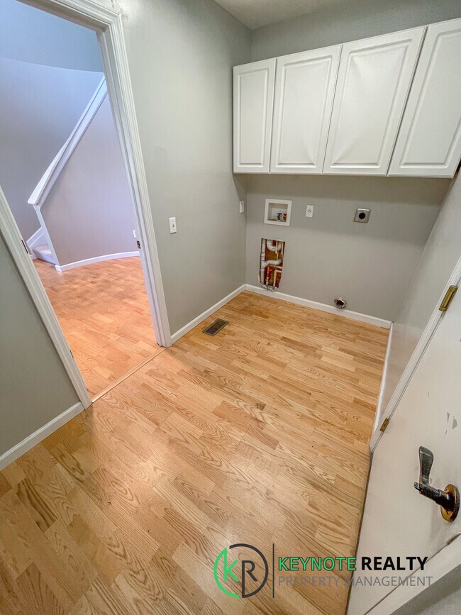 Foto del edificio - 7691 Harwood Ct