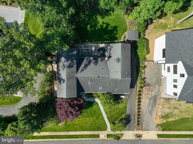 Building Photo - 1440 Highwood Dr