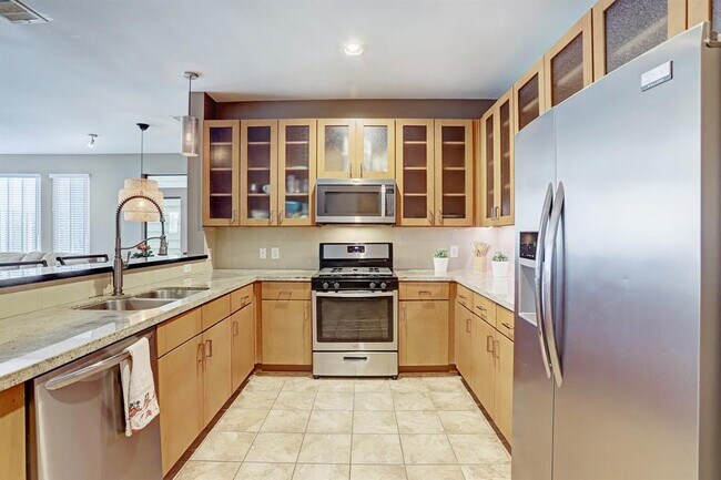 Building Photo - 2106 Holman St