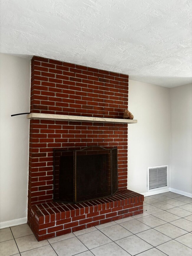 Building Photo - Melbourne Beach 2 Bedrooms 1 bath
