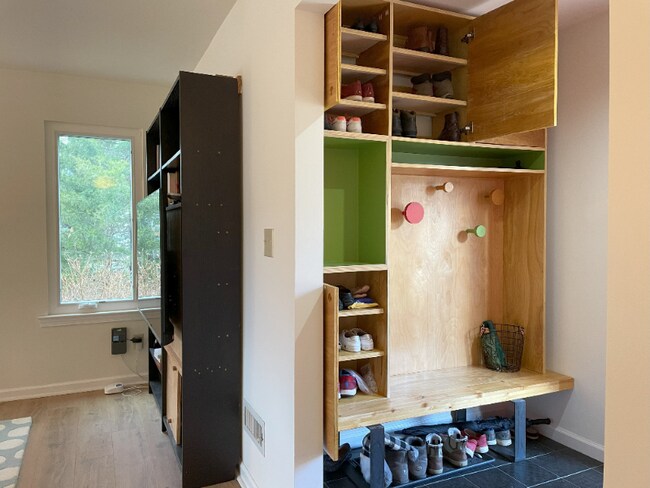 Foto del edificio - 3138 Mollifield Ln