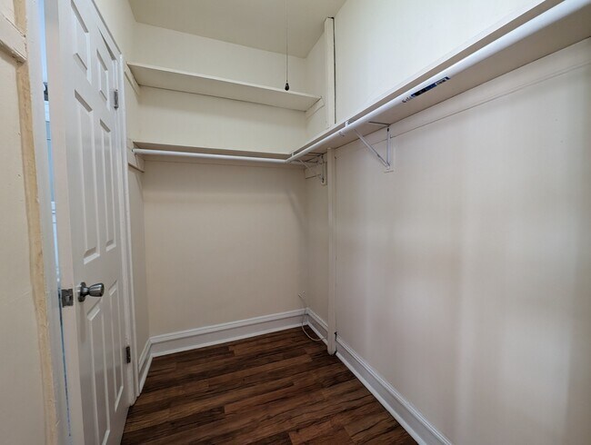 Foto del edificio - 2536 N Sawyer Ave