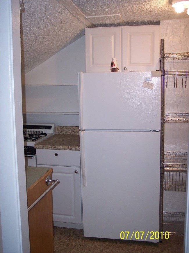 Building Photo - 1 br, 1 bath House - 391 Gilmore Street