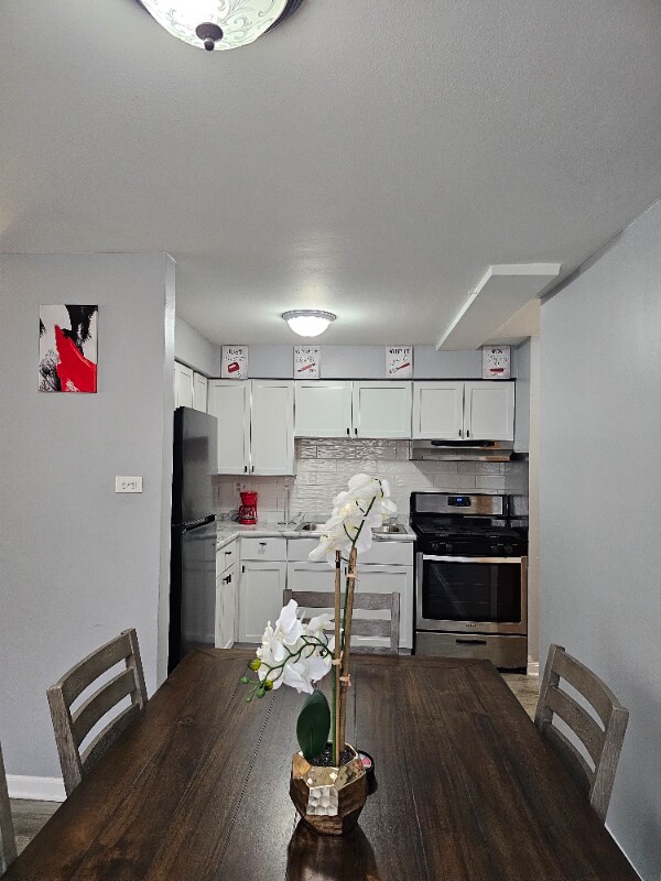 Foto del edificio - 4043 W 63rd St