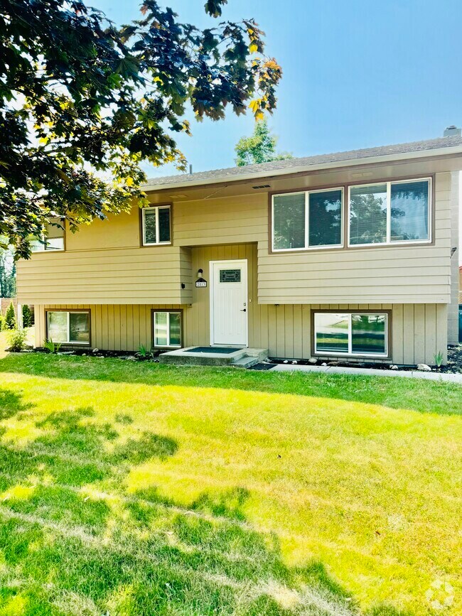 4 Bedroom Apartments for Rent under 2,200 in Coeur D'alene ID 2