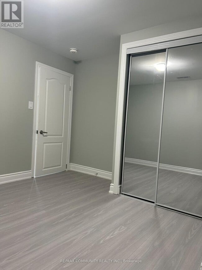 Building Photo - 70 Rosewell Cres