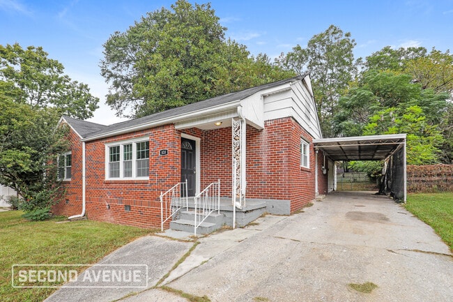 Building Photo - 820 Slaton St
