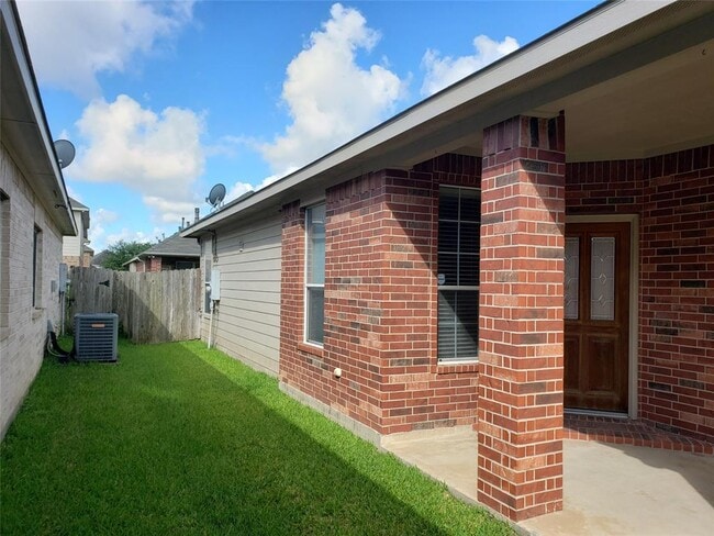 Building Photo - 25107 Hazel Ranch Dr