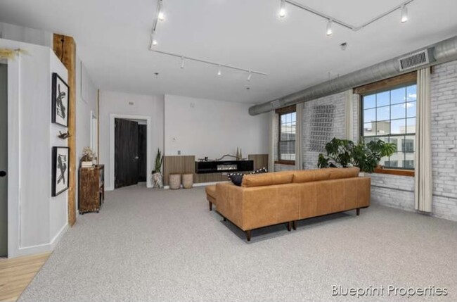 Living Space - 940 Monroe Ave NW