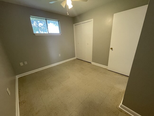 Building Photo - 2722 Delille St