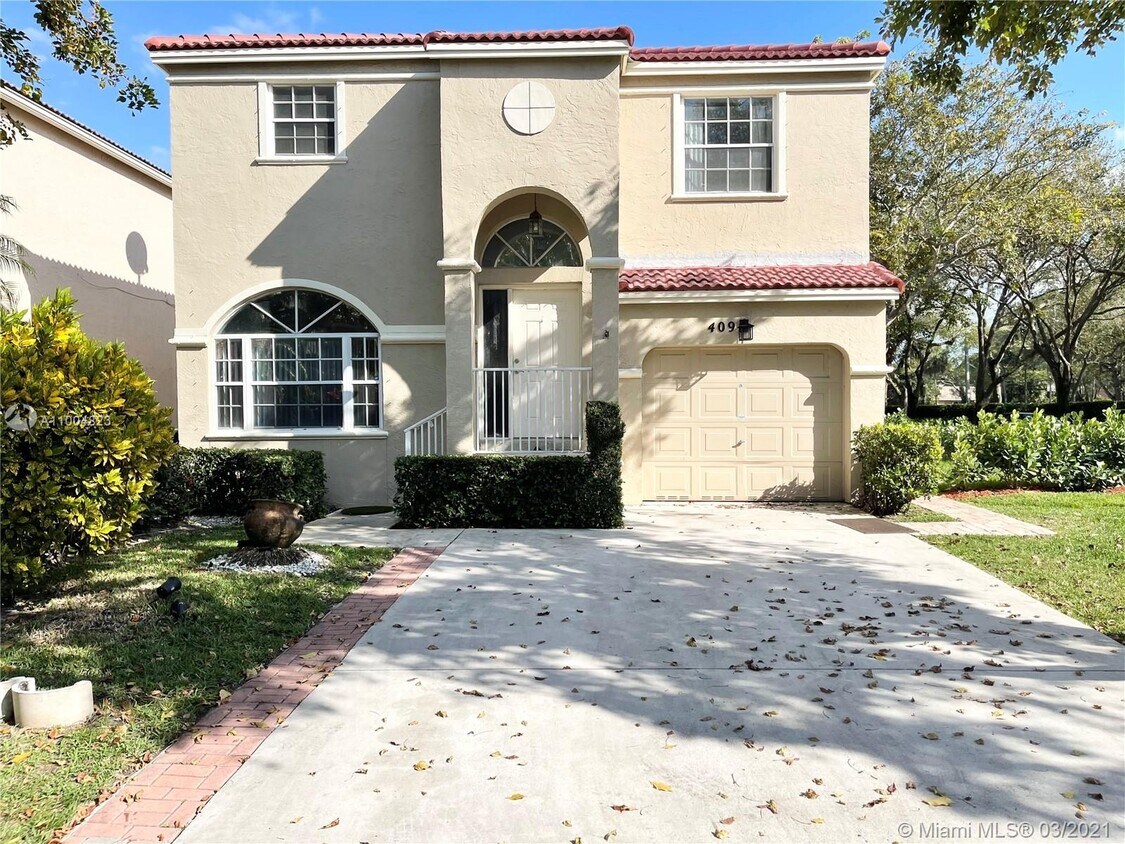 Foto principal - 409 NW 87th Ln