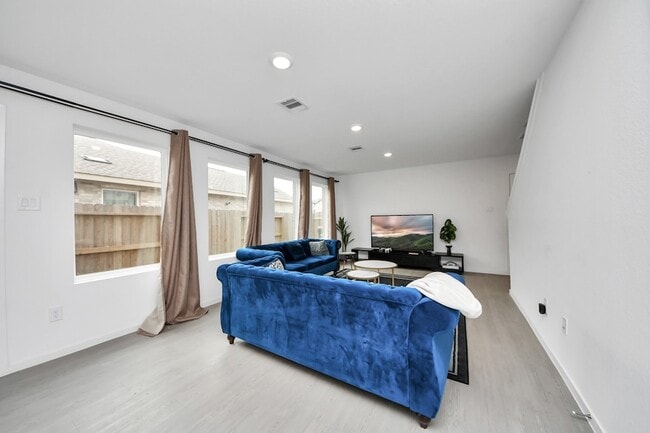 Building Photo - 28910 Texas Sparrow Ln