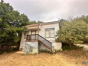 Building Photo - 244 W Sessom Dr