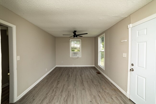 Building Photo - Charming 4BR/2BA Home in South Nashville – Great Location!