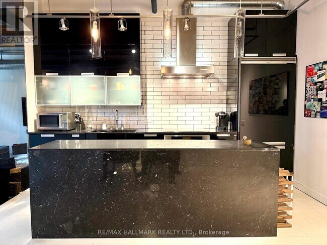 Photo du bâtiment - 43 Hanna Ave