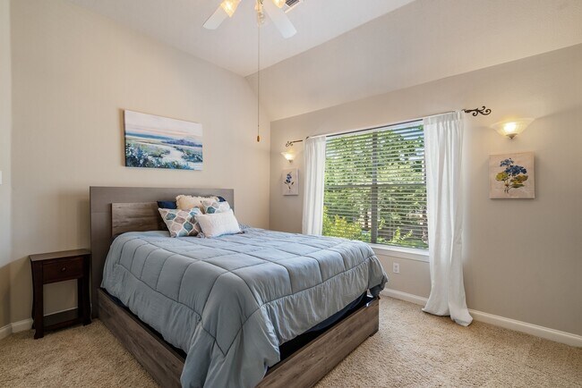 Foto del edificio - 162 N Taylor Point Dr