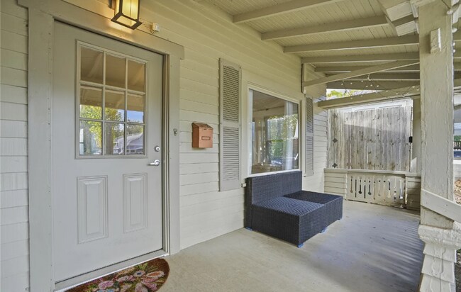 Foto del edificio - 2 Bed | 1 Bath Near Cherry Street!