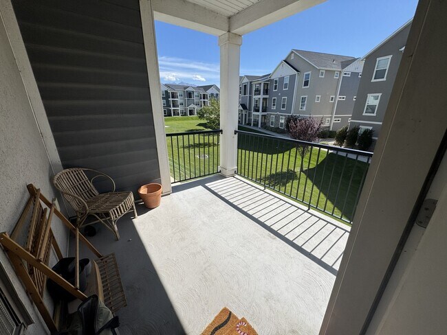 Foto del edificio - 91 W Silver Springs Dr