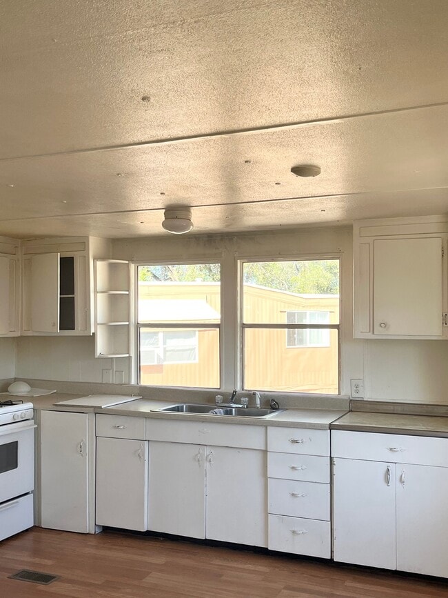 Photo - 115 Briggs St House