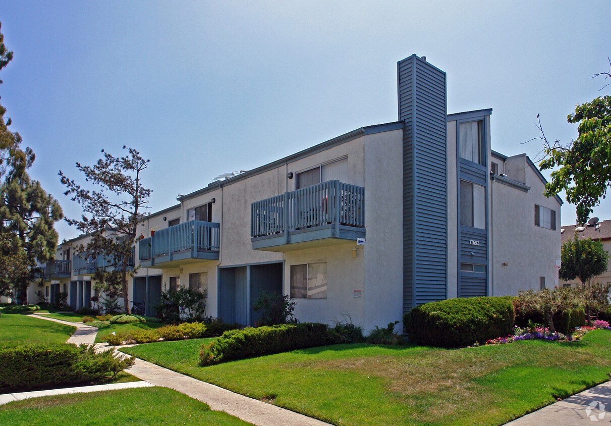 Building Photo - 17692 Cameron St