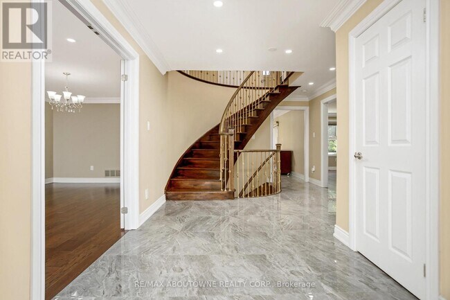 Building Photo - 2235 Grenville Dr