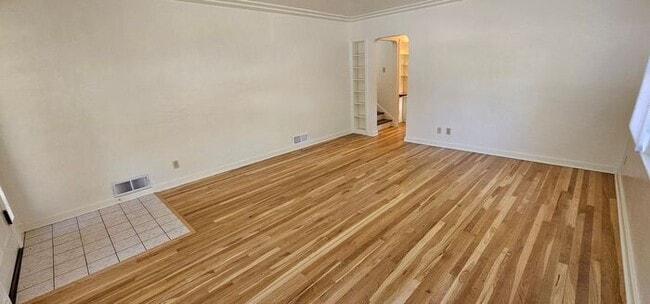 Building Photo - 2 bed 1 bath Old South West Reno Home