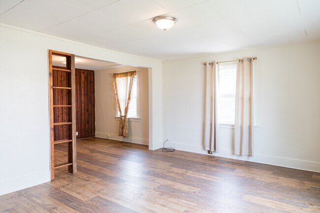 Foto del edificio - 1060 SW 5th Ave