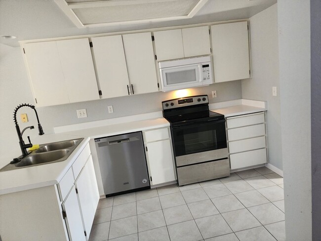 Building Photo - 3 Bedroom Single Family Home in Central Point