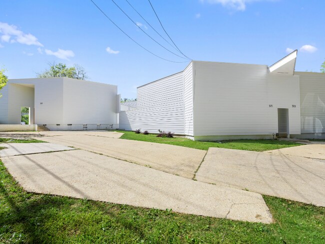 Building Photo - 509 E Thach Ave