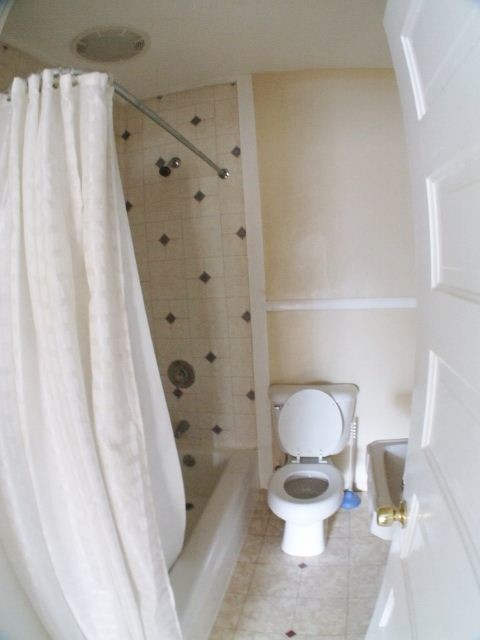 Building Photo - 2 br, 1 bath  - 1552 Coit Ave NE # 2 #2 upper