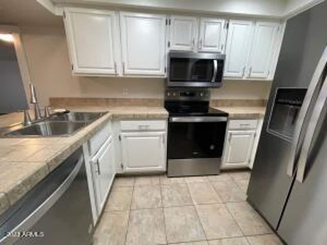 Updated Townhome - Updated Townhome