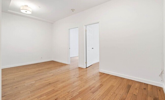 Foto del edificio - 102 Fulton St