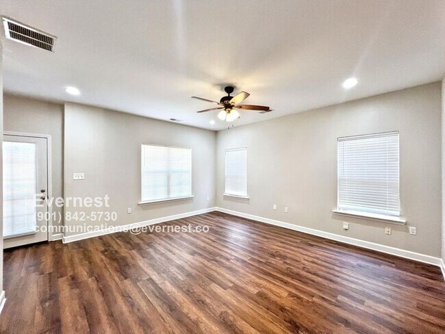 Building Photo - 8919 Kathryn Grace Dr