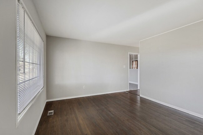 Building Photo - 15015 White Ave