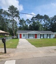 Building Photo - 535 Azalea St
