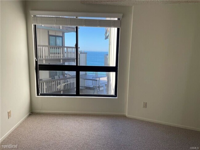 Building Photo - 2 br, 1.5 bath Condo - 625 Esplanade Unit 53