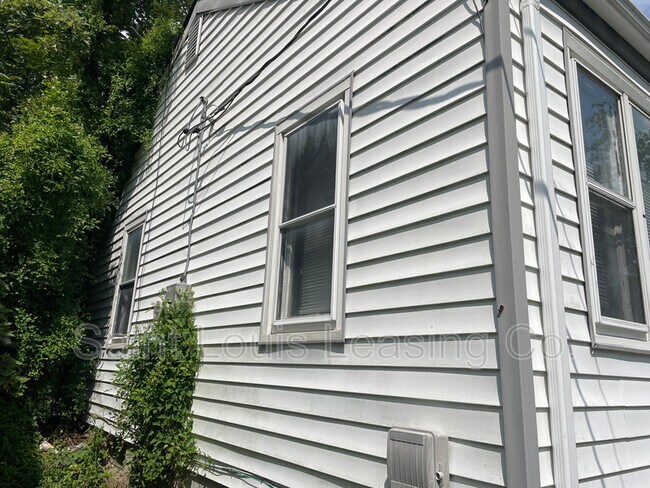 Building Photo - 3307 Royalton Ave