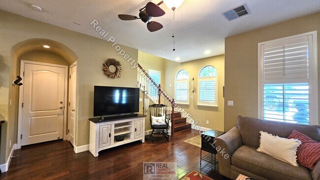 Building Photo - Exquisitely Furnished 3bd 2.5ba - Folsom in The Parkway Neighborhood