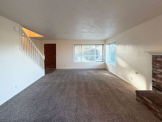 Foto del edificio - 25 Wedgewood Dr