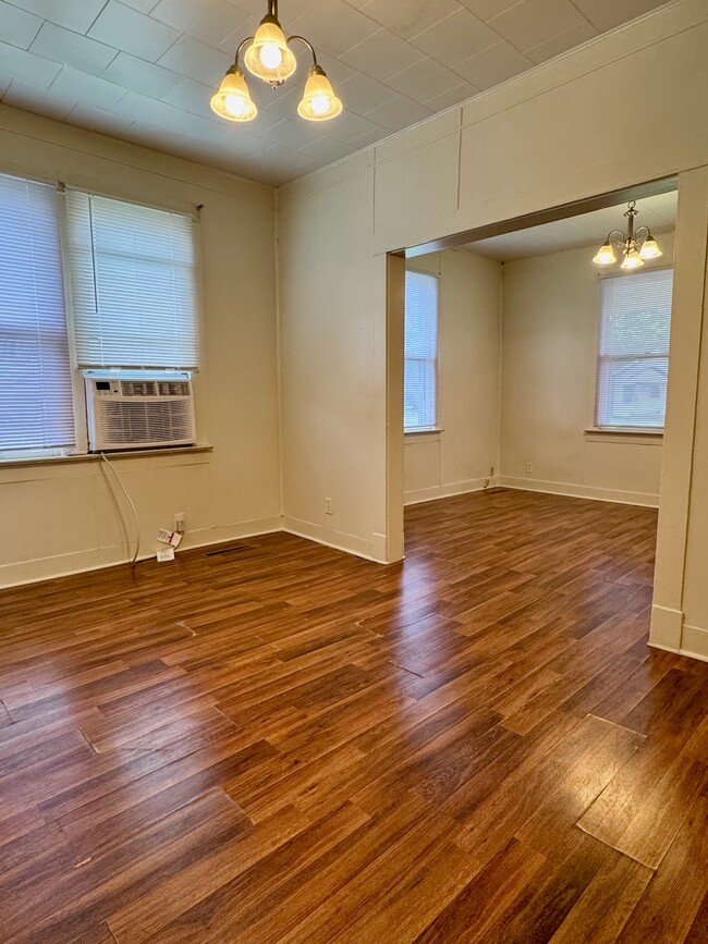 Building Photo - 503 S Logan Ave