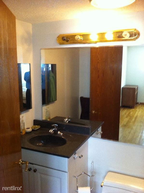 Building Photo - 26 Parkman St