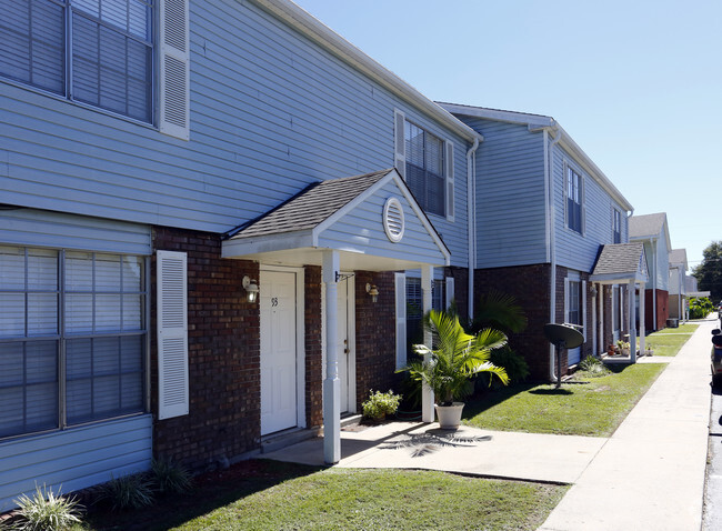 Building Photo - Merrimac Manor Apartments